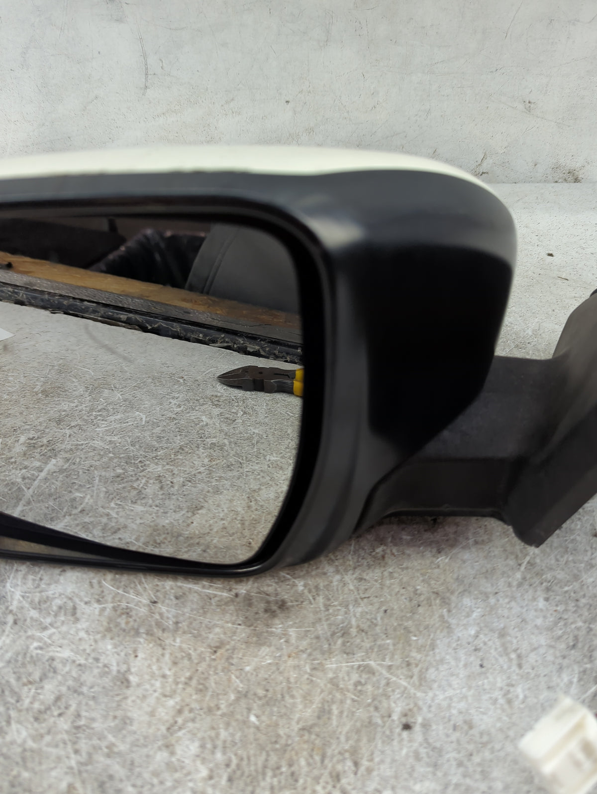 2017 Nissan Rogue Driver Side View Mirror - Left Door Mirror OEM Used - Oemusedautoparts1.com