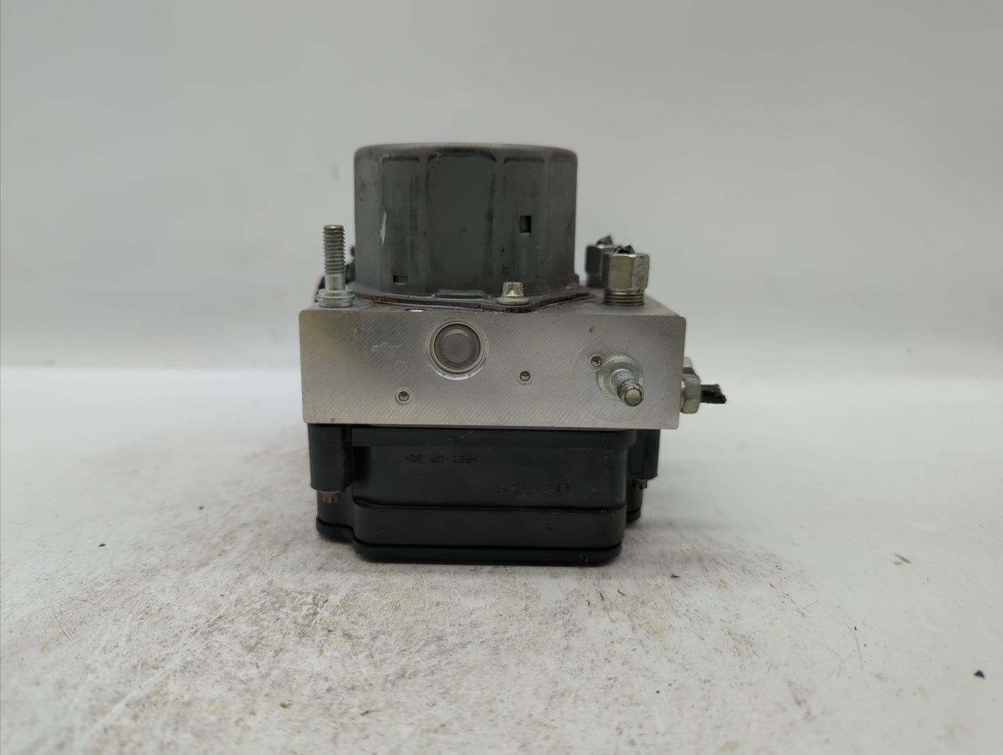 2017 Nissan Rogue ABS Pump Control Module Replacement P/N:47660 6FL0A Fits OEM Used Auto Parts - Oemusedautoparts1.com
