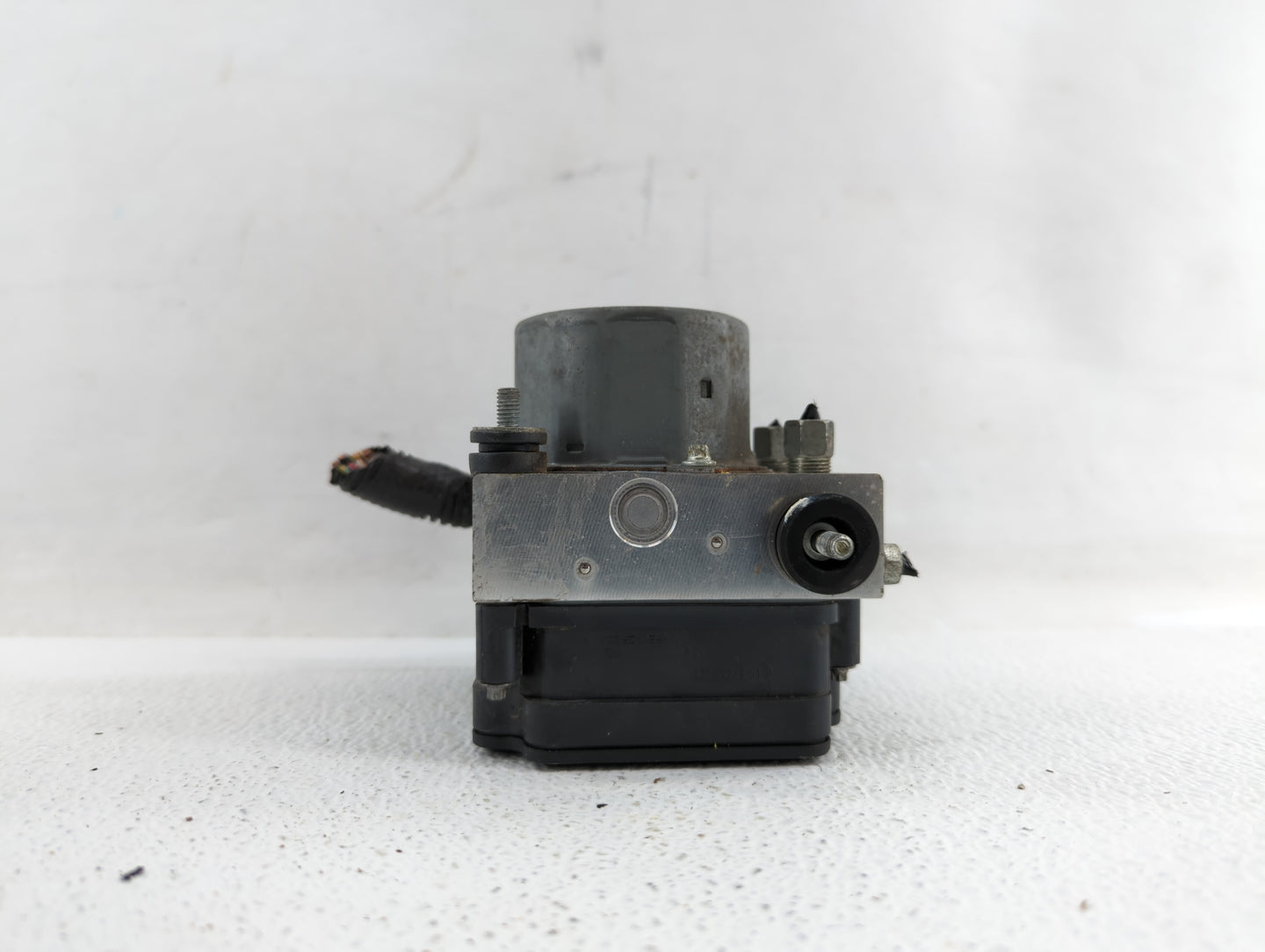 2017 Nissan Rogue ABS Pump Control Module Replacement P/N:47660 6FM7A 47660 6FL1A Fits OEM Used Auto Parts - Oemusedautopart