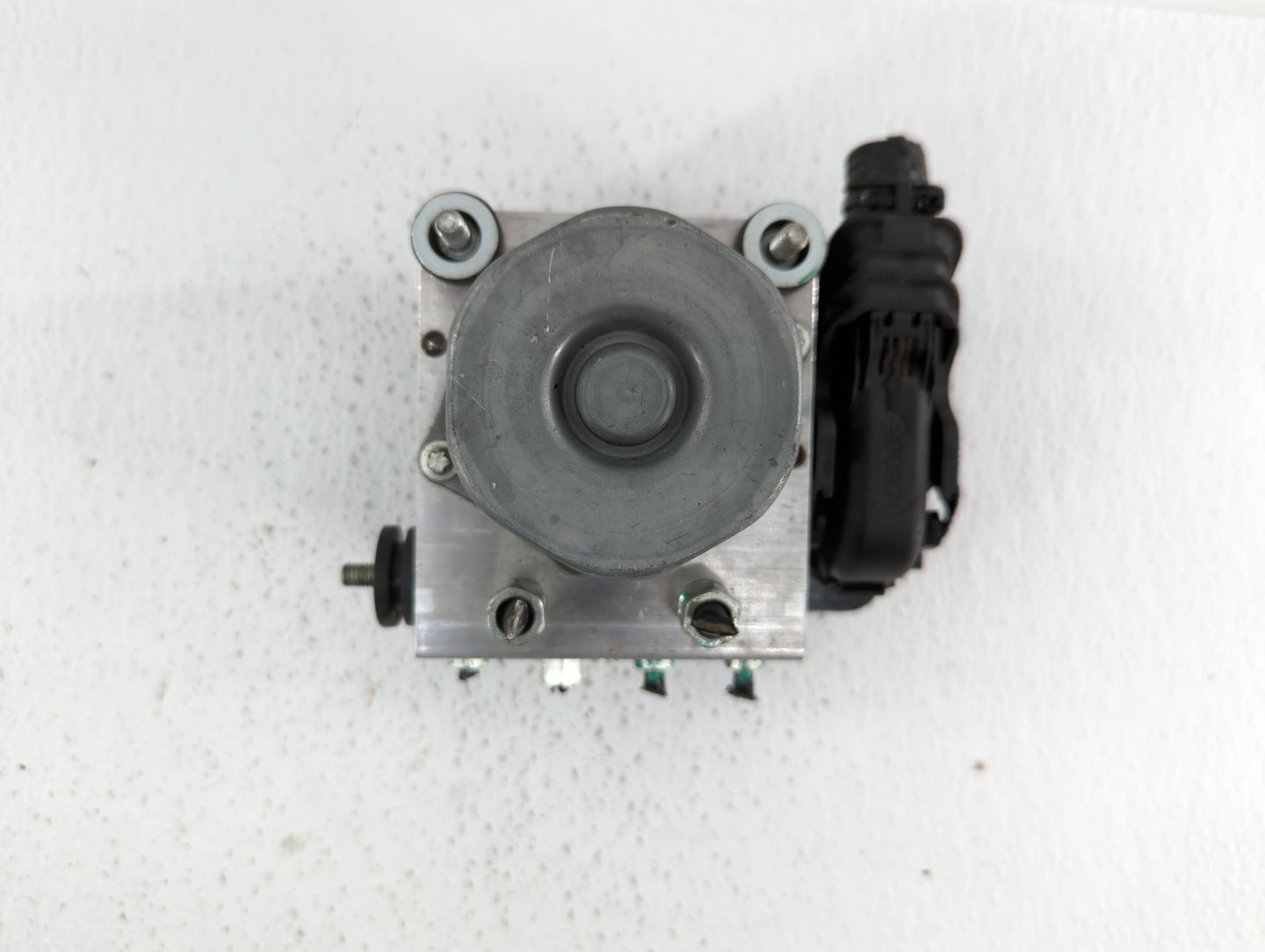 2017 Nissan Rogue ABS Pump Control Module Replacement P/N:47660 5HL2A Fits OEM Used Auto Parts - Oemusedautoparts1.com