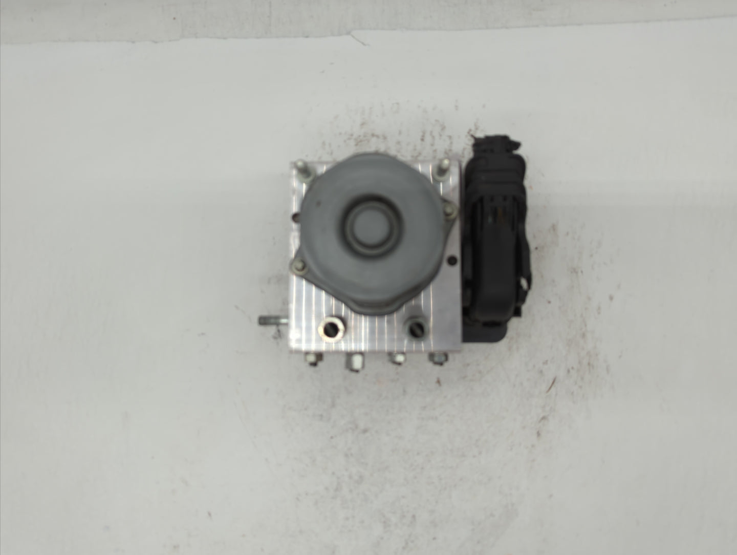 2017 Nissan Rogue ABS Pump Control Module Replacement P/N:47660 6FM7A 47660 6FL1A Fits OEM Used Auto Parts - Oemusedautopart