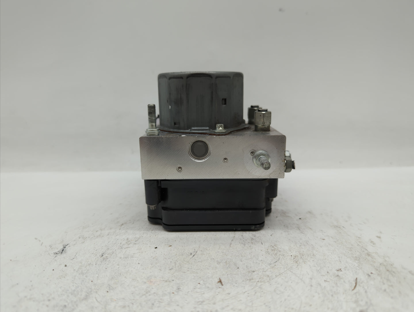 2017 Nissan Rogue ABS Pump Control Module Replacement P/N:47660 6FM7A 47660 6FL1A Fits OEM Used Auto Parts - Oemusedautopart