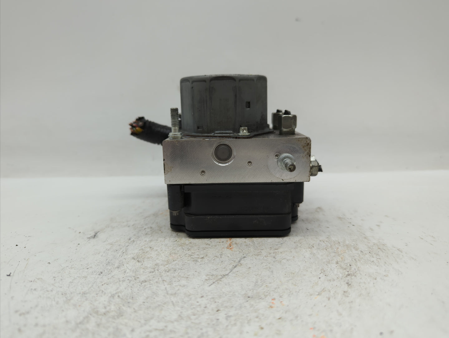2017 Nissan Rogue ABS Pump Control Module Replacement P/N:47660 6FL0A Fits OEM Used Auto Parts - Oemusedautoparts1.com