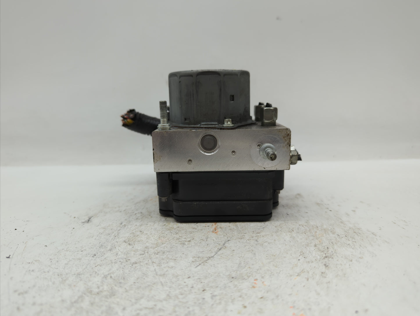 2017 Nissan Rogue ABS Pump Control Module Replacement P/N:47660 6FL0A Fits OEM Used Auto Parts - Oemusedautoparts1.com