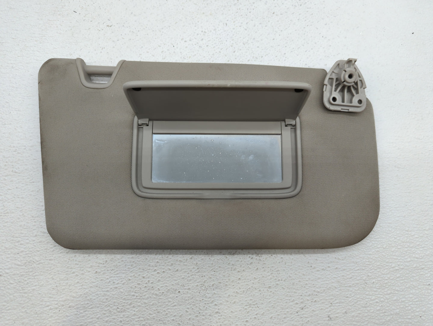 2017 Nissan Rogue Sun Visor Shade Replacement Passenger Right Mirror Fits OEM Used Auto Parts - Oemusedautoparts1.com