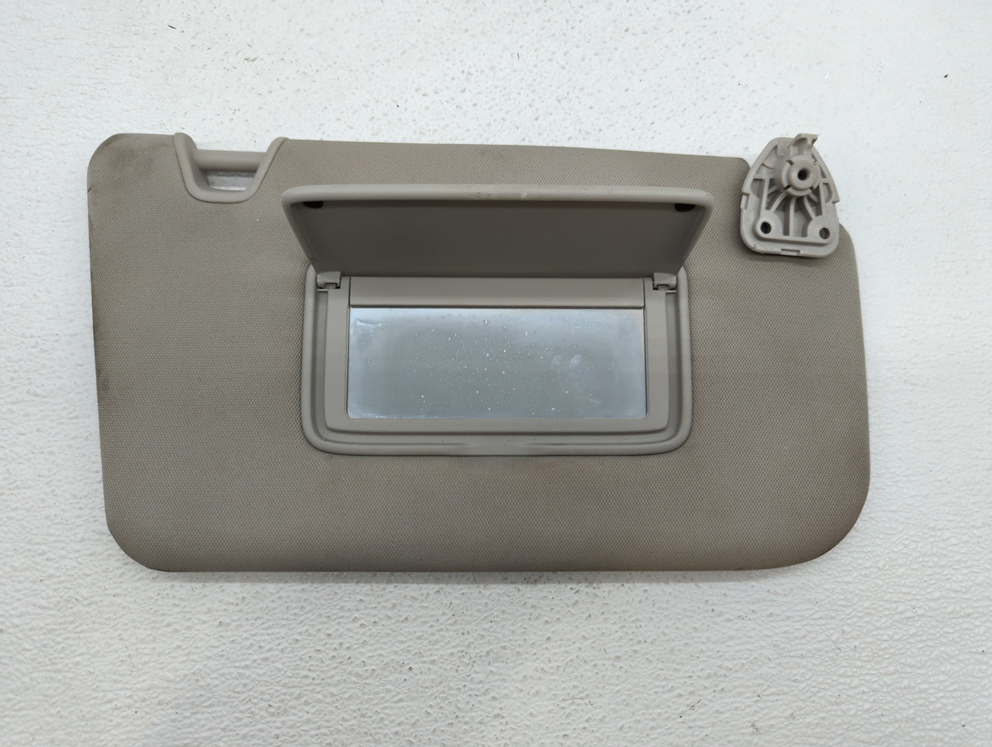 2017 Nissan Rogue Sun Visor Shade Replacement Passenger Right Mirror Fits OEM Used Auto Parts - Oemusedautoparts1.com
