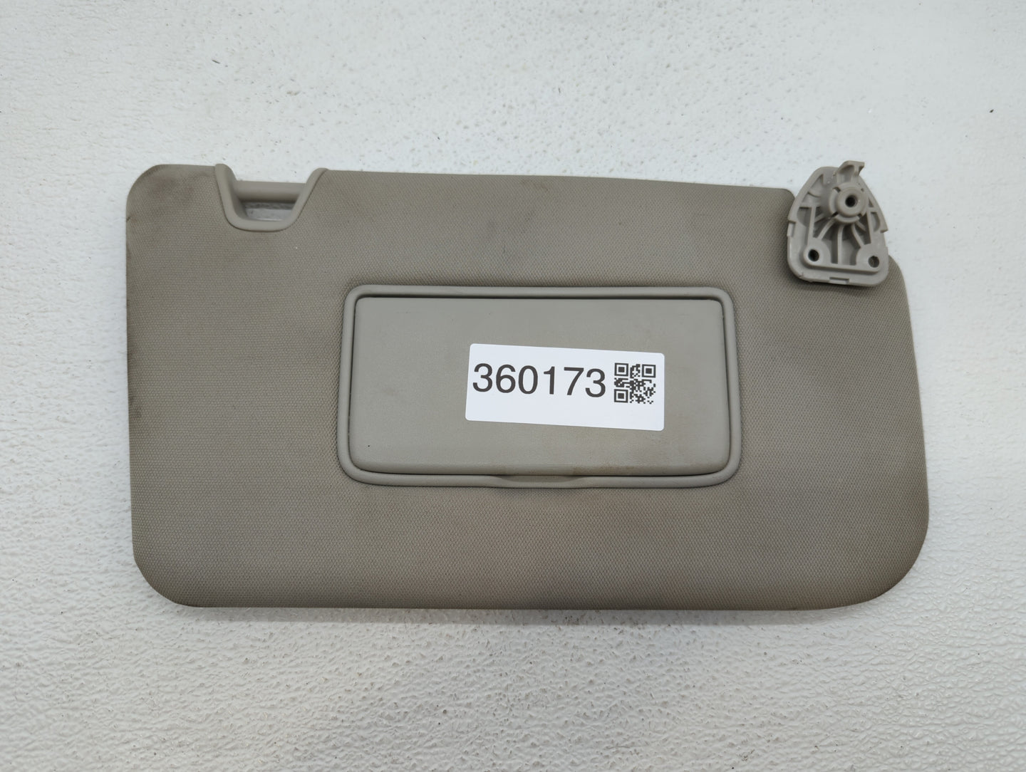 2017 Nissan Rogue Sun Visor Shade Replacement Passenger Right Mirror Fits OEM Used Auto Parts - Oemusedautoparts1.com