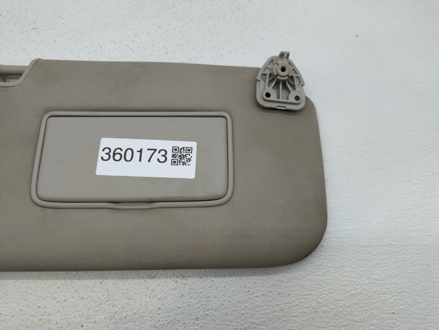 2017 Nissan Rogue Sun Visor Shade Replacement Passenger Right Mirror Fits OEM Used Auto Parts - Oemusedautoparts1.com