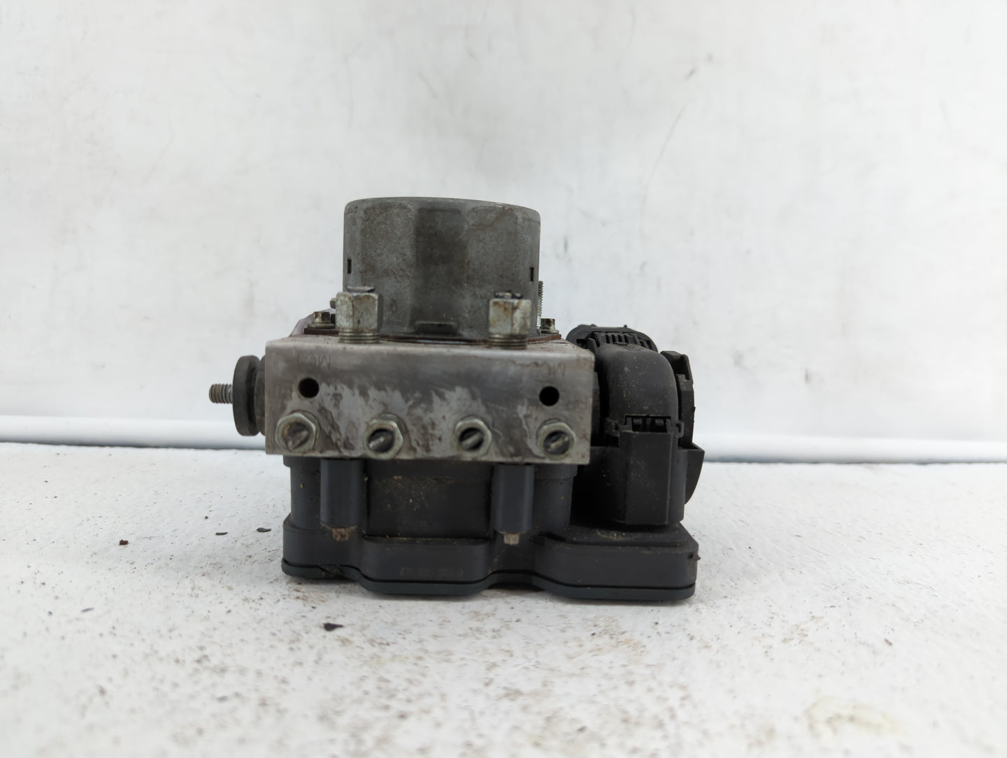 2017 Nissan Rogue ABS Pump Control Module Replacement P/N:47660 6FL0A Fits OEM Used Auto Parts - Oemusedautoparts1.com