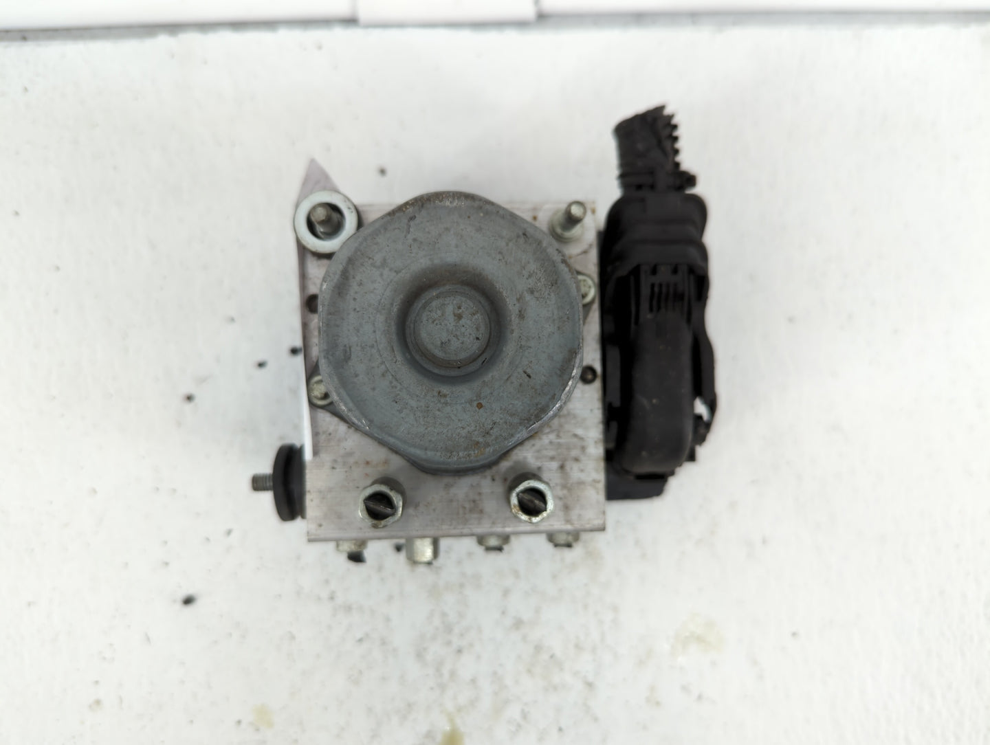 2017 Nissan Rogue ABS Pump Control Module Replacement P/N:47660 6FL0A Fits OEM Used Auto Parts - Oemusedautoparts1.com