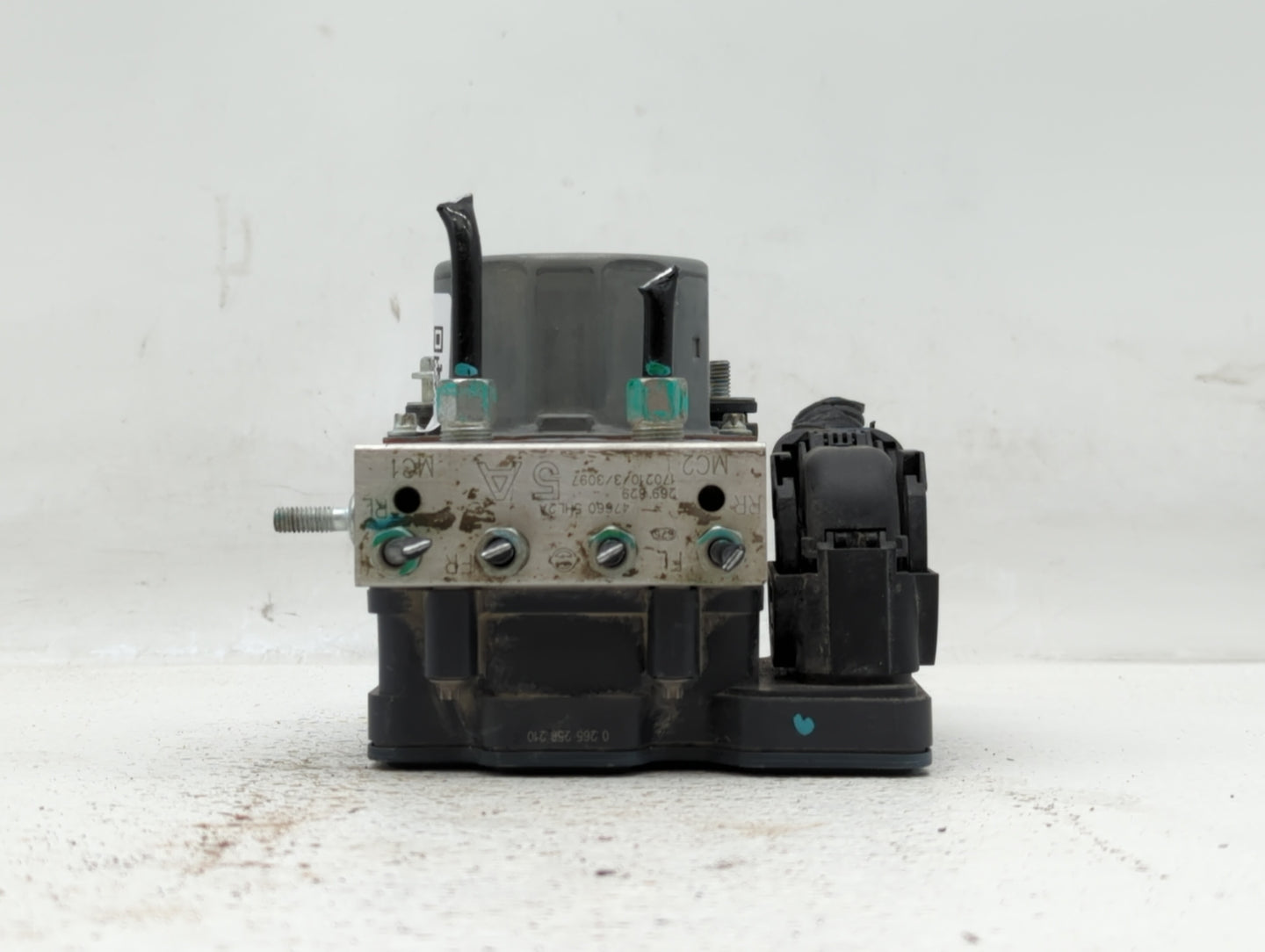 2017 Nissan Rogue ABS Pump Control Module Replacement P/N:47660 5HL2A Fits OEM Used Auto Parts - Oemusedautoparts1.com