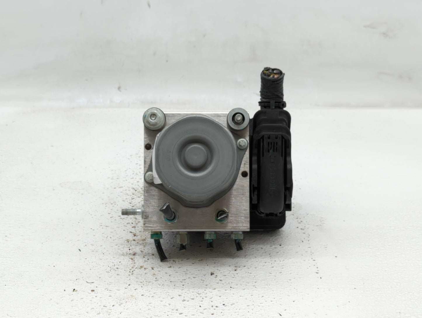 2017 Nissan Rogue ABS Pump Control Module Replacement P/N:47660 5HL2A Fits OEM Used Auto Parts - Oemusedautoparts1.com