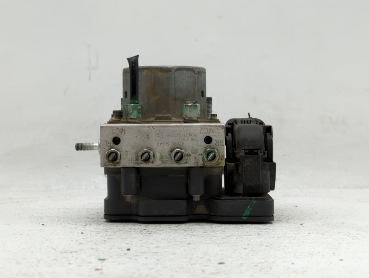 2017 Nissan Rogue ABS Pump Control Module Replacement P/N:47660 5HL4A Fits OEM Used Auto Parts - Oemusedautoparts1.com