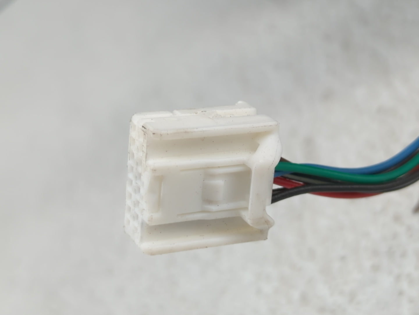 2017-2020 Nissan Rogue Driver Side View Mirror - Left Door Mirror OEM Used - Oemusedautoparts1.com