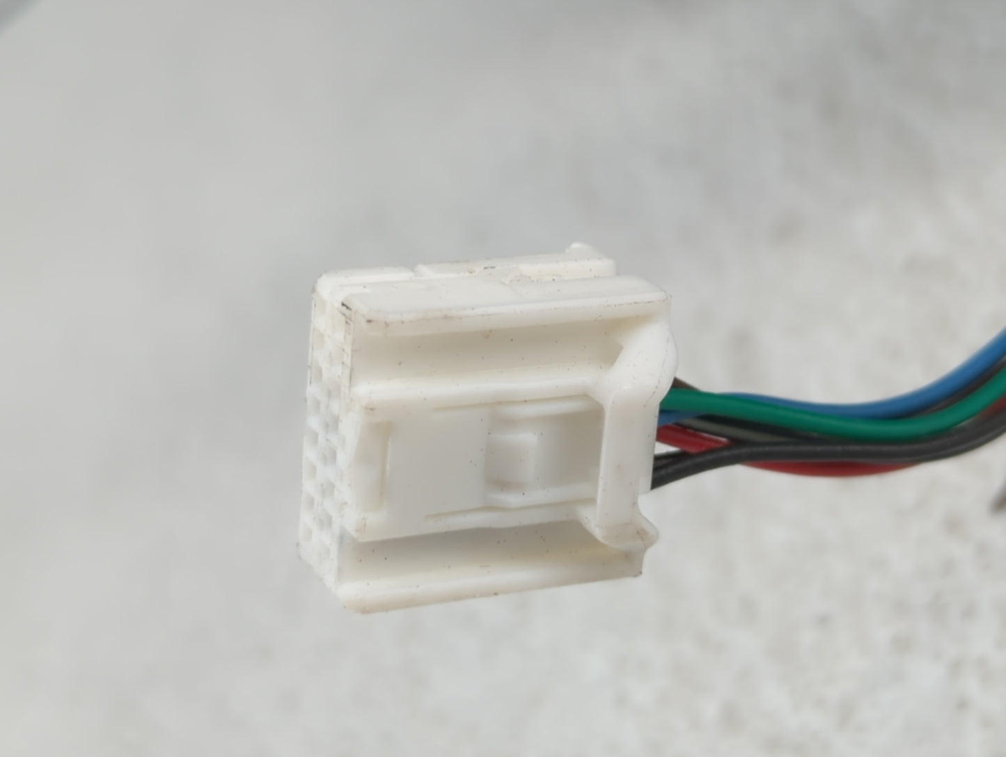 2017-2020 Nissan Rogue Driver Side View Mirror - Left Door Mirror OEM Used - Oemusedautoparts1.com