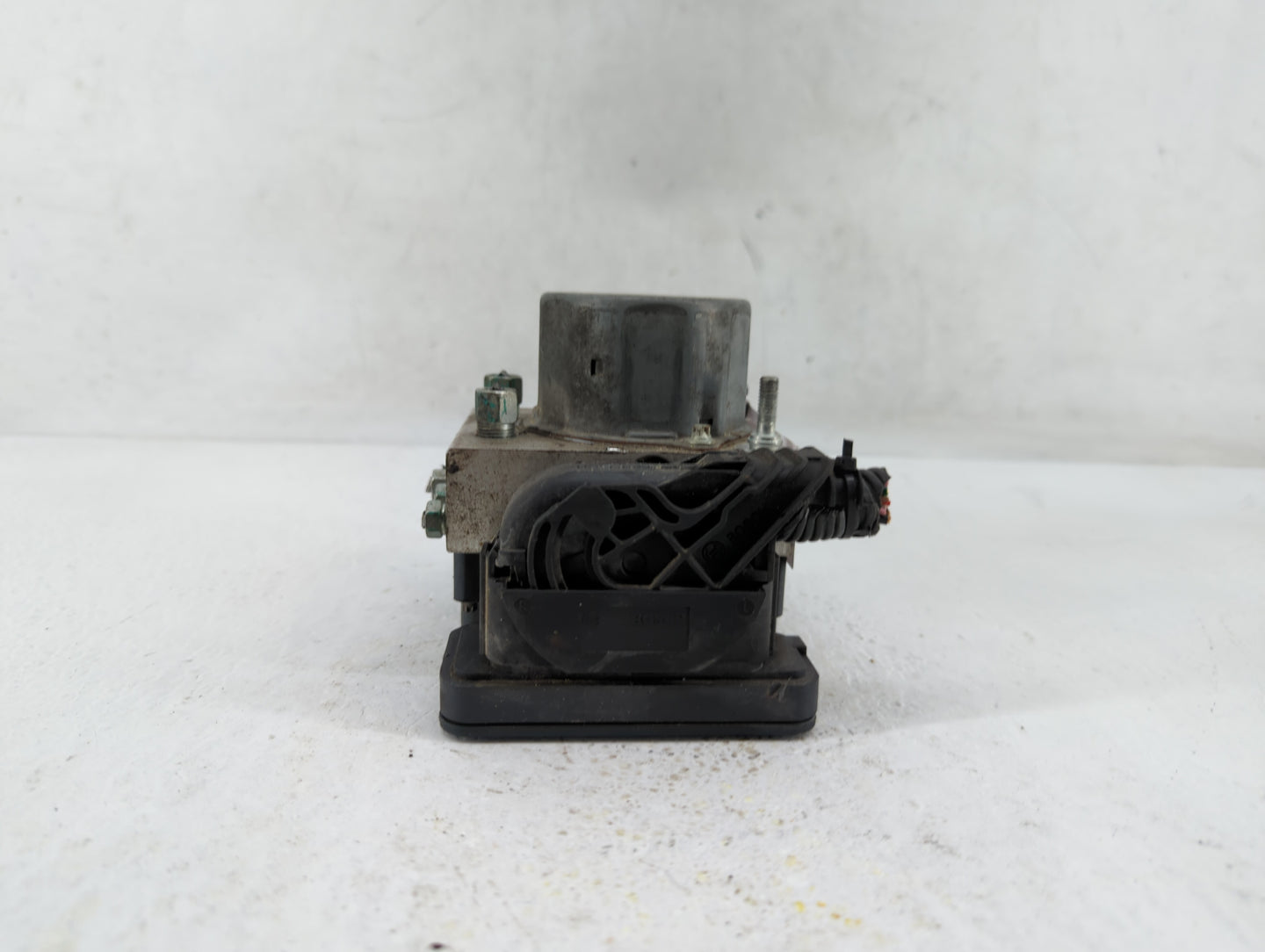 2017 Nissan Rogue ABS Pump Control Module Replacement P/N:47660 5HK3A Fits OEM Used Auto Parts - Oemusedautoparts1.com
