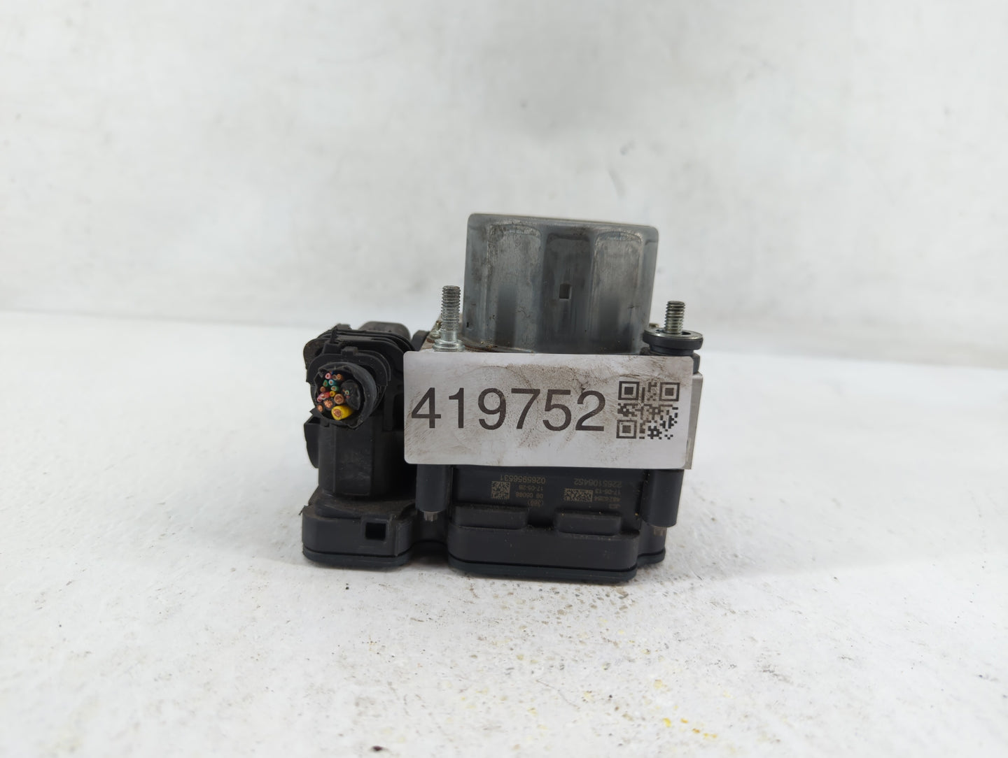 2017 Nissan Rogue ABS Pump Control Module Replacement P/N:47660 5HK3A Fits OEM Used Auto Parts - Oemusedautoparts1.com