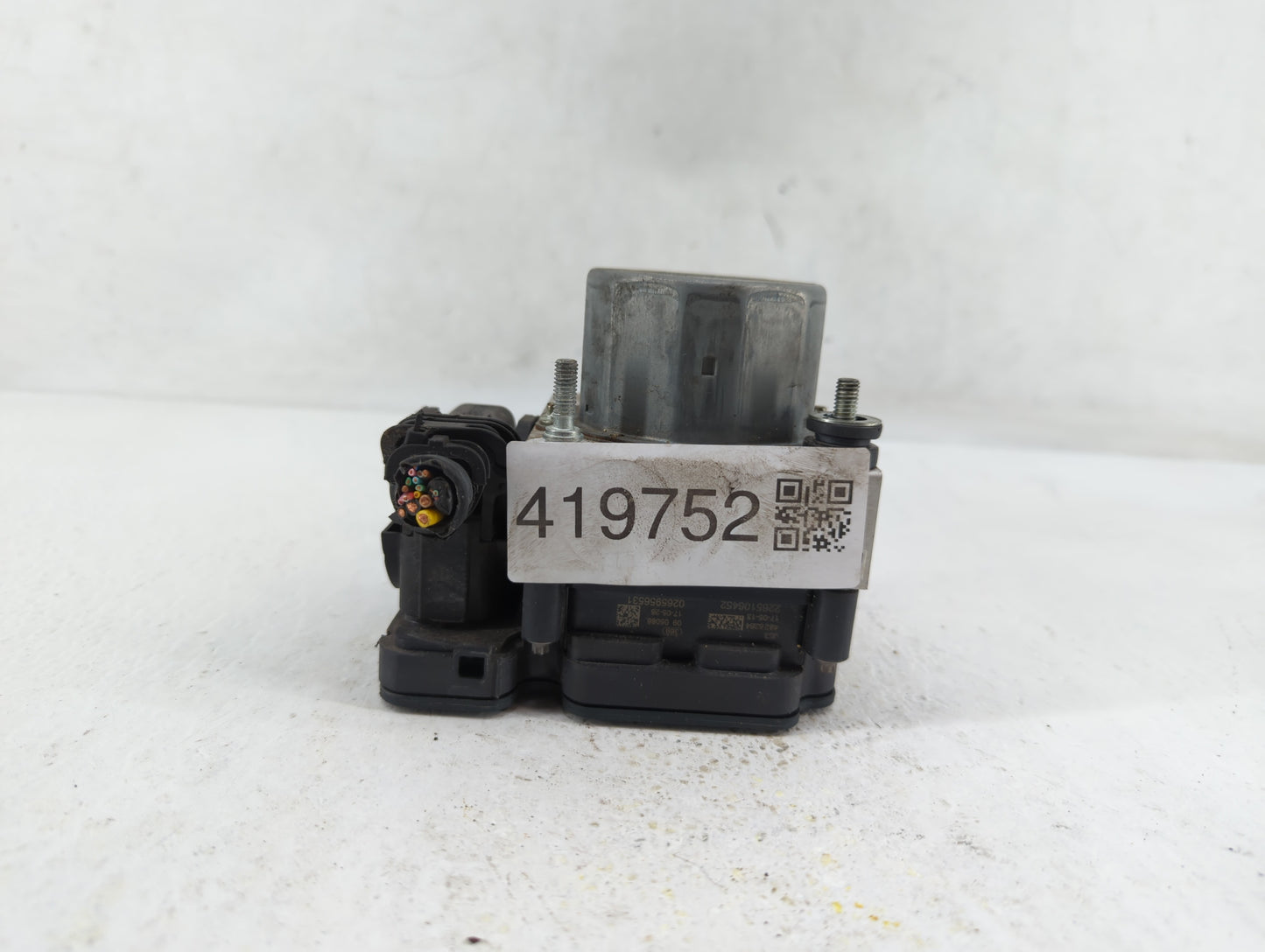 2017 Nissan Rogue ABS Pump Control Module Replacement P/N:47660 5HK3A Fits OEM Used Auto Parts - Oemusedautoparts1.com