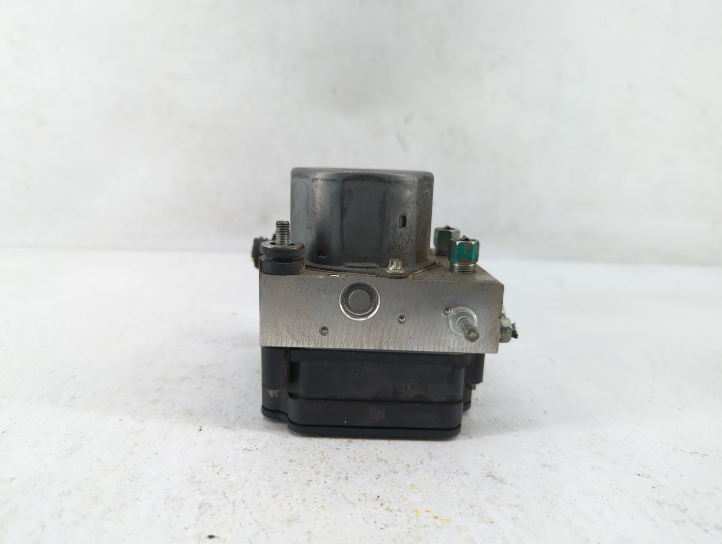 2017 Nissan Rogue ABS Pump Control Module Replacement P/N:47660 5HK3A Fits OEM Used Auto Parts - Oemusedautoparts1.com