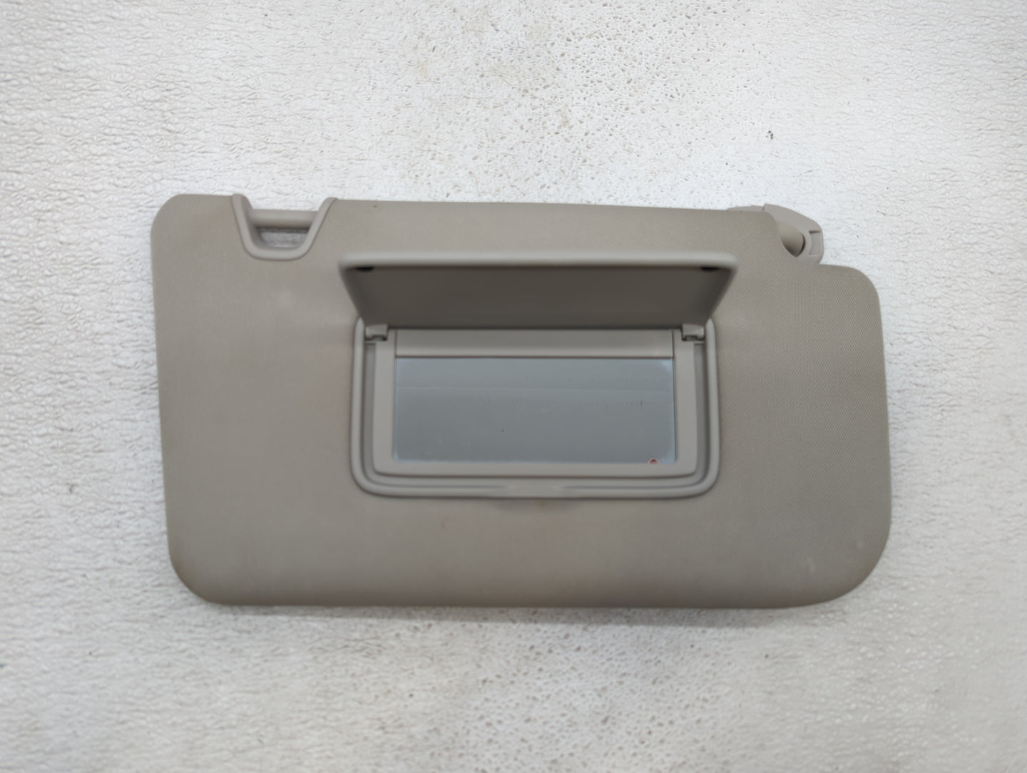 2017 Nissan Rogue Sun Visor Shade Replacement Passenger Right Mirror Fits OEM Used Auto Parts - Oemusedautoparts1.com