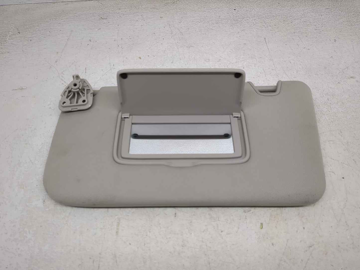 2017 Nissan Rogue Sun Visor Shade Replacement Driver Left Mirror Fits OEM Used Auto Parts - Oemusedautoparts1.com