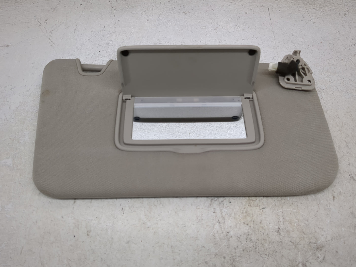 2017 Nissan Rogue Sun Visor Shade Replacement Passenger Right Mirror Fits OEM Used Auto Parts - Oemusedautoparts1.com