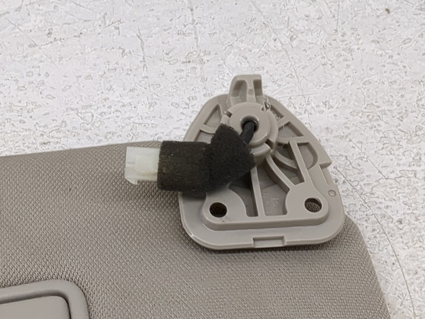2017 Nissan Rogue Sun Visor Shade Replacement Passenger Right Mirror Fits OEM Used Auto Parts - Oemusedautoparts1.com