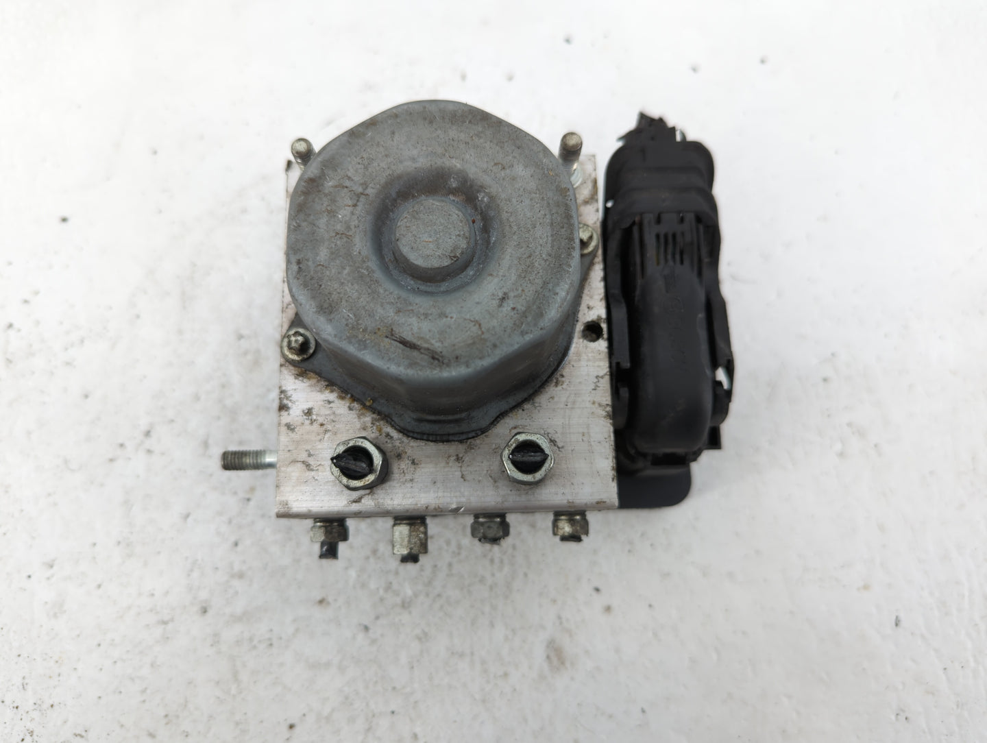 2017 Nissan Rogue ABS Pump Control Module Replacement P/N:47660 6FM7A 47660 6FL1A Fits OEM Used Auto Parts - Oemusedautopart