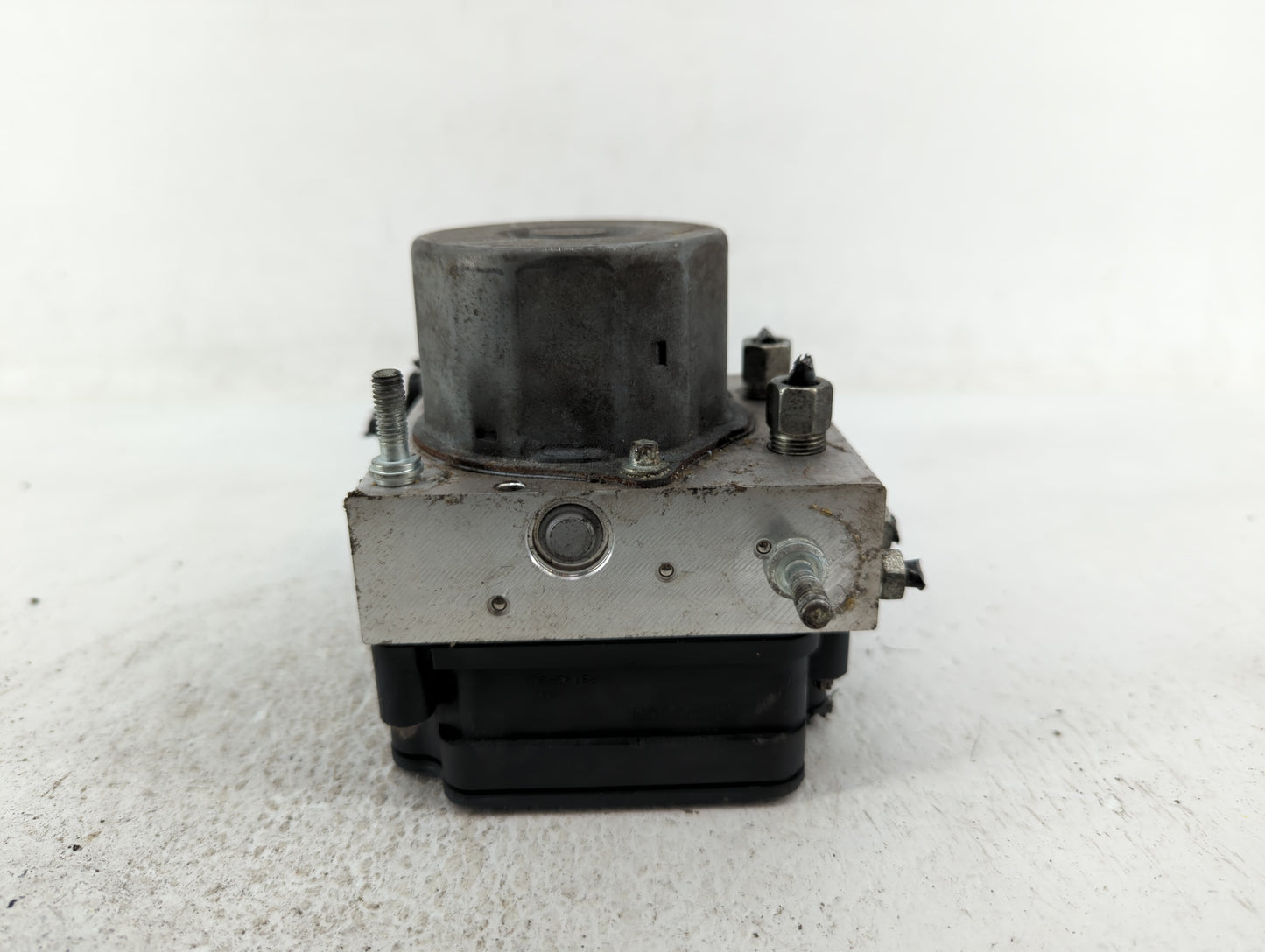 2017 Nissan Rogue ABS Pump Control Module Replacement P/N:47660 6FM7A 47660 6FL1A Fits OEM Used Auto Parts - Oemusedautopart