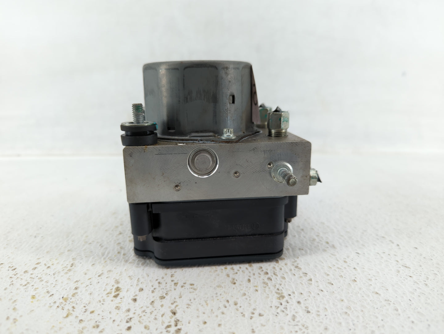 2017 Nissan Rogue ABS Pump Control Module Replacement P/N:47660 5HL2A Fits OEM Used Auto Parts - Oemusedautoparts1.com