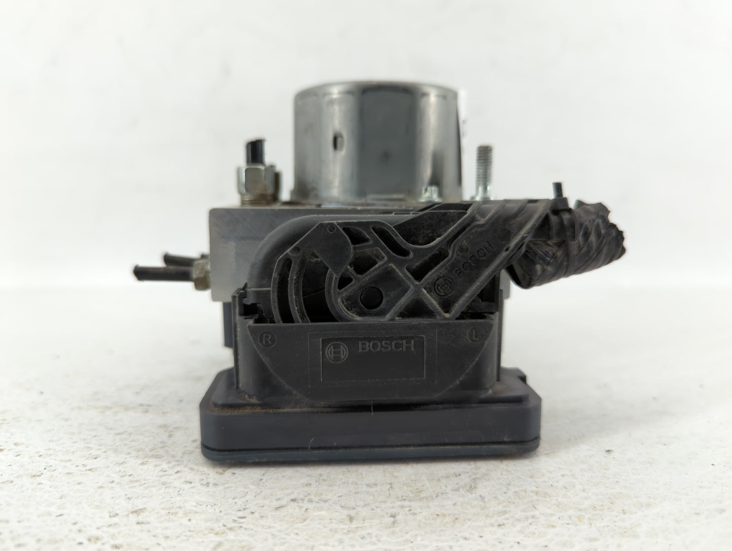 2017 Nissan Rogue ABS Pump Control Module Replacement P/N:47660 6FL0A Fits OEM Used Auto Parts - Oemusedautoparts1.com