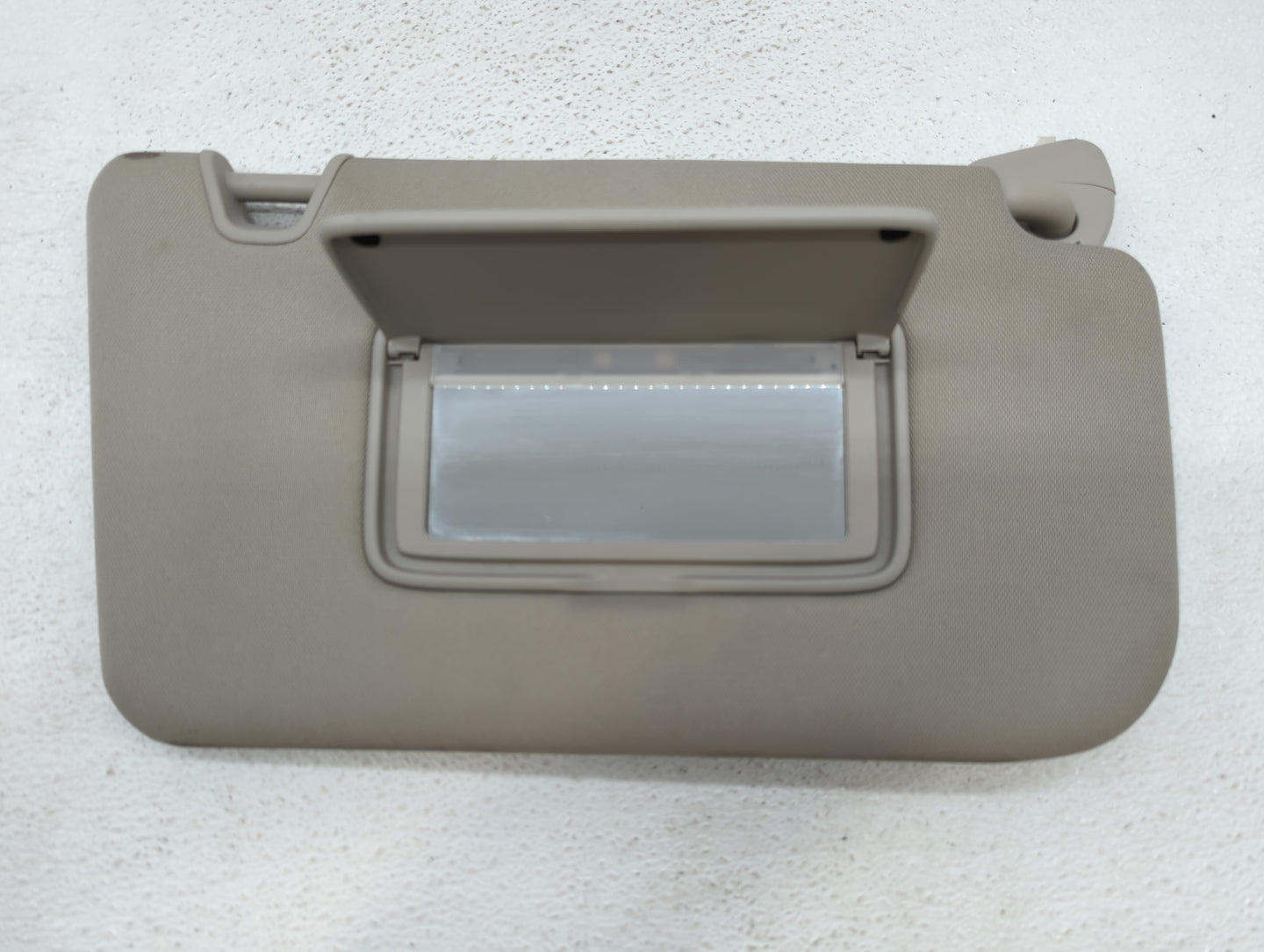 2014-2017 Nissan Rogue Sun Visor Shade Replacement Passenger Right Mirror Fits Fits 2014 2015 2016 2017 OEM Used Auto Parts 
