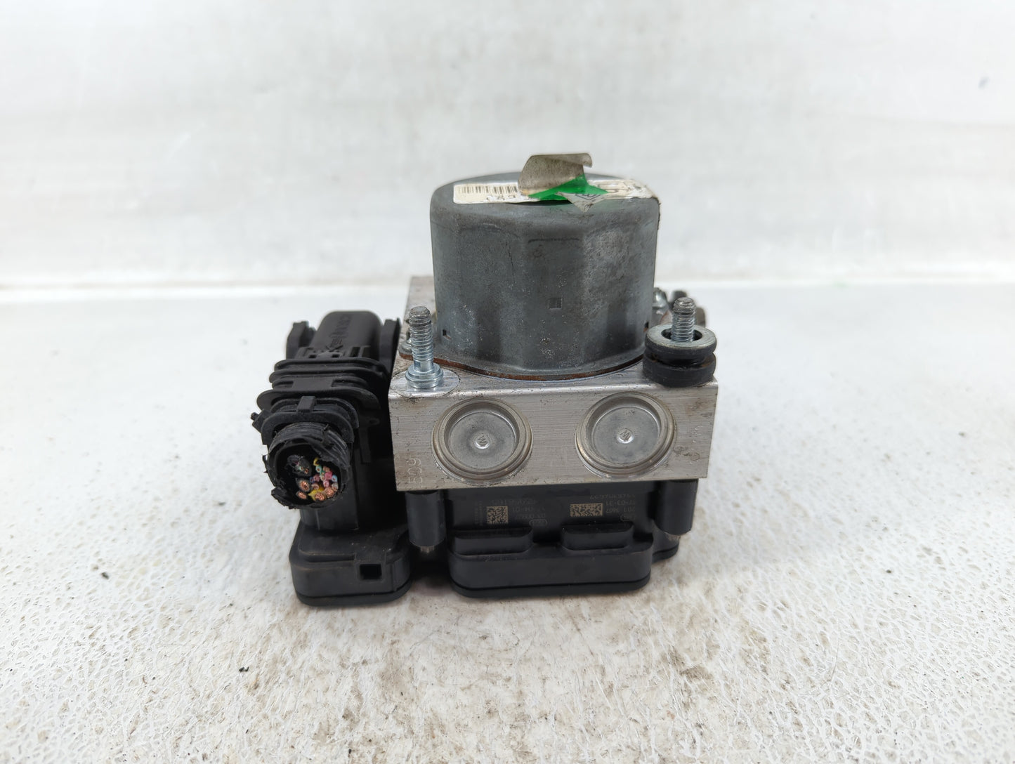 2017 Nissan Rogue ABS Pump Control Module Replacement P/N:47660 6FL4A Fits OEM Used Auto Parts - Oemusedautoparts1.com