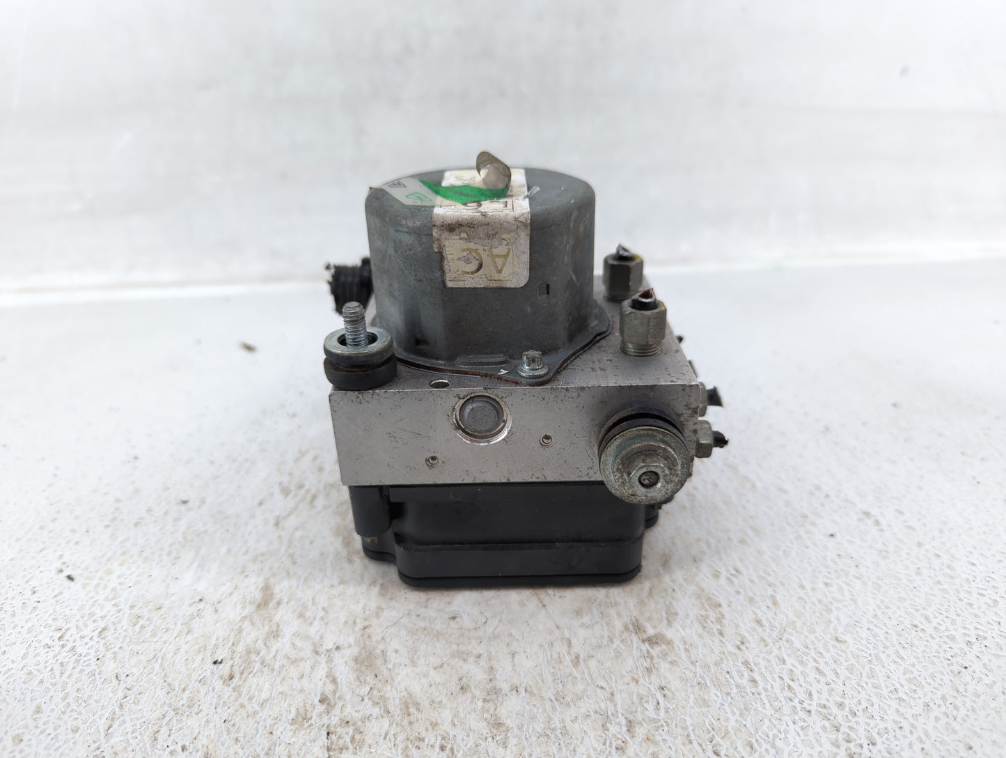 2017 Nissan Rogue ABS Pump Control Module Replacement P/N:47660 6FL4A Fits OEM Used Auto Parts - Oemusedautoparts1.com