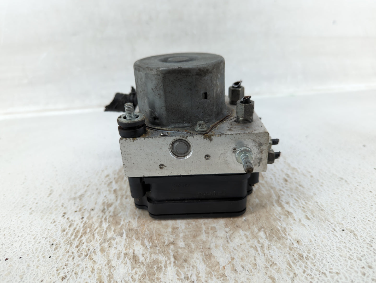 2017 Nissan Rogue ABS Pump Control Module Replacement P/N:47660 6FM7A 47660 6FL1A Fits OEM Used Auto Parts - Oemusedautopart