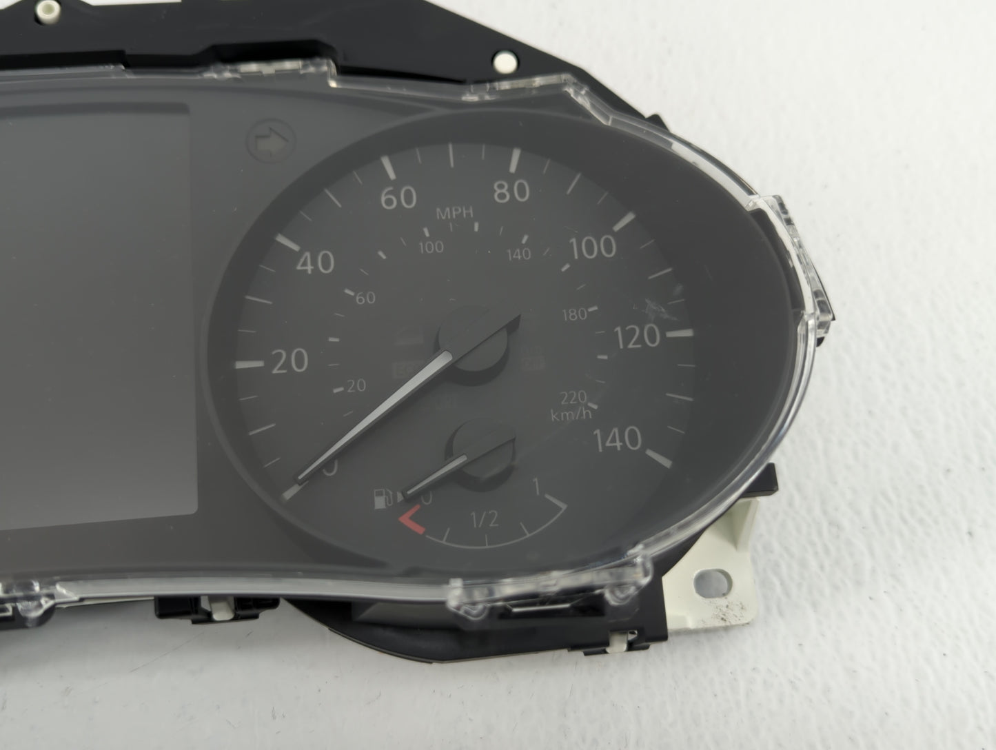 2017 Nissan Rogue Instrument Cluster Speedometer Gauges P/N:5HK0A/JEM1 5HK0A/J523 Fits OEM Used Auto Parts - Oemusedautopart