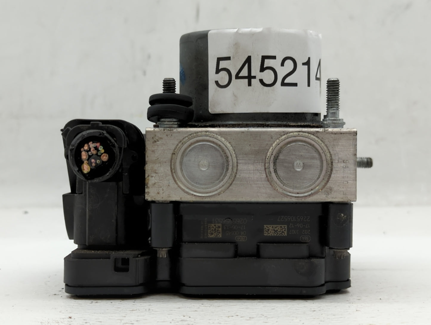 2017 Nissan Rogue ABS Pump Control Module Replacement P/N:47660 6FL4A Fits OEM Used Auto Parts - Oemusedautoparts1.com