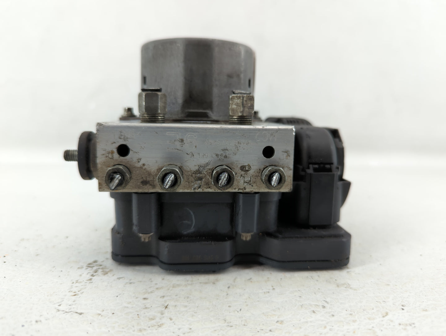 2017 Nissan Rogue ABS Pump Control Module Replacement P/N:476606FL1A Fits OEM Used Auto Parts - Oemusedautoparts1.com