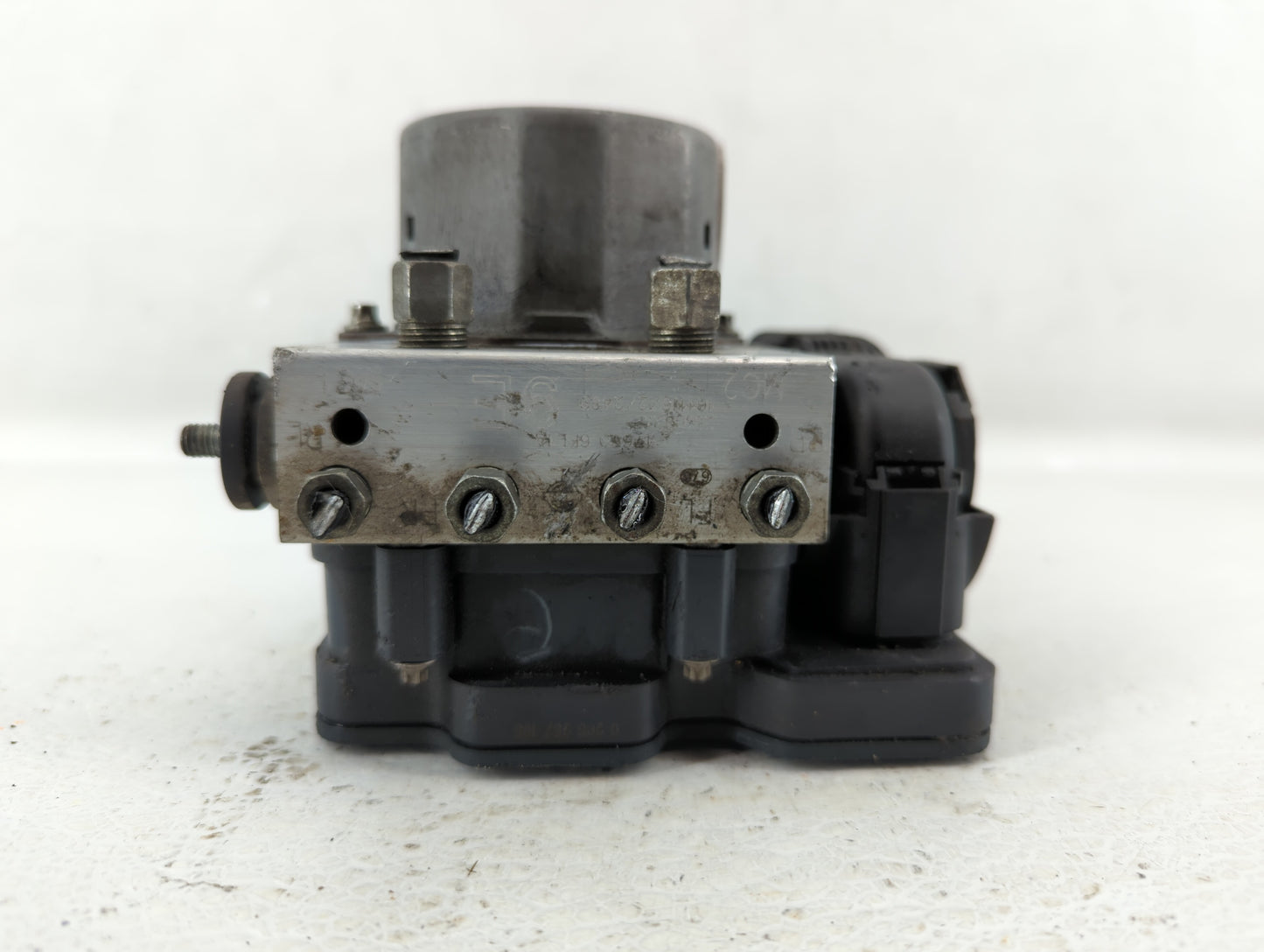 2017 Nissan Rogue ABS Pump Control Module Replacement P/N:476606FL1A Fits OEM Used Auto Parts - Oemusedautoparts1.com