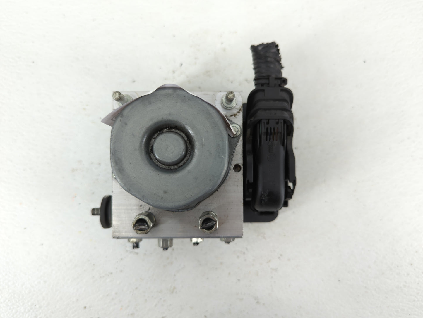 2017 Nissan Rogue ABS Pump Control Module Replacement P/N:476606FL1A Fits OEM Used Auto Parts - Oemusedautoparts1.com