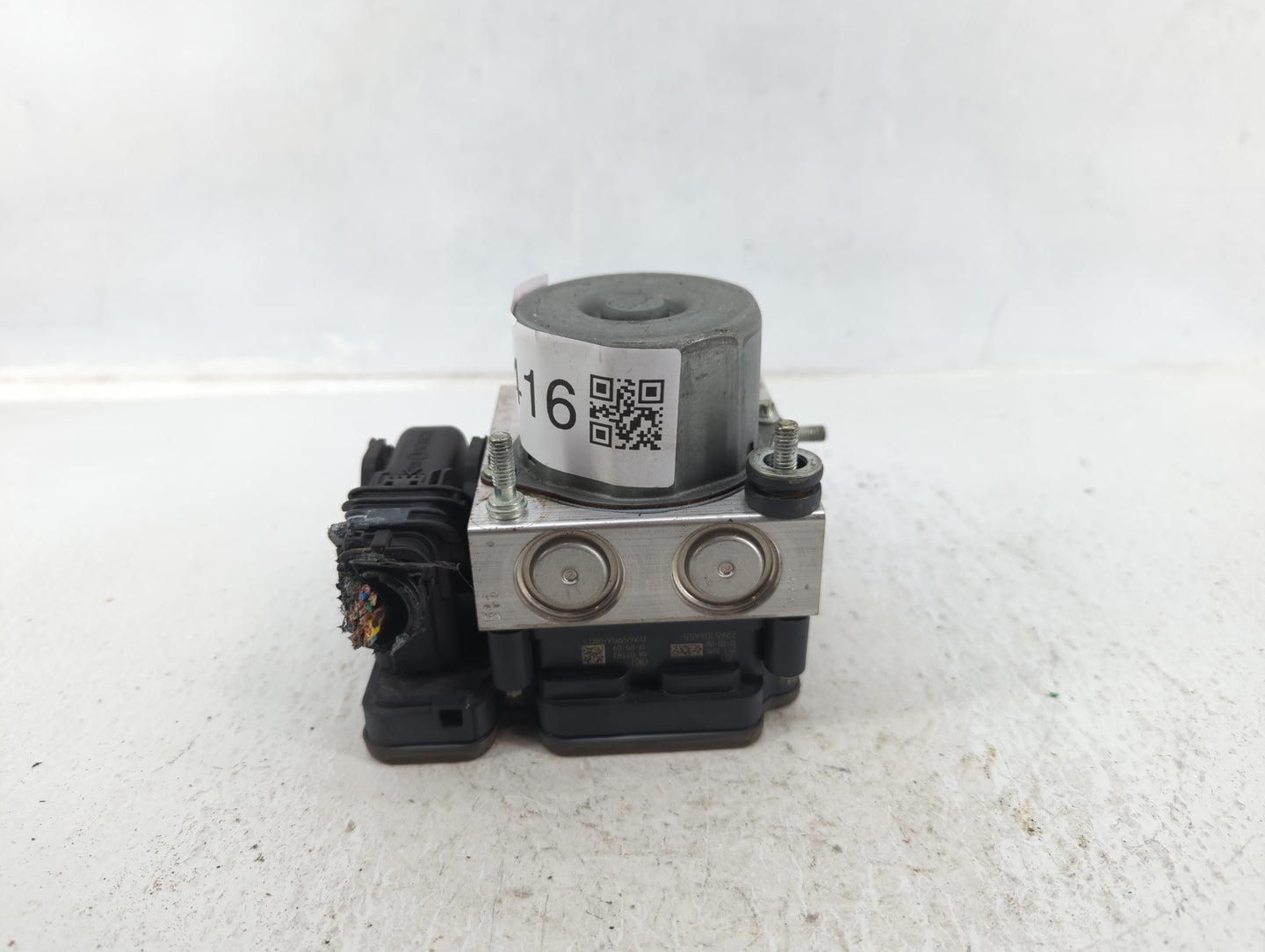 2017 Nissan Rogue ABS Pump Control Module Replacement P/N:47660 6FP0A Fits OEM Used Auto Parts - Oemusedautoparts1.com