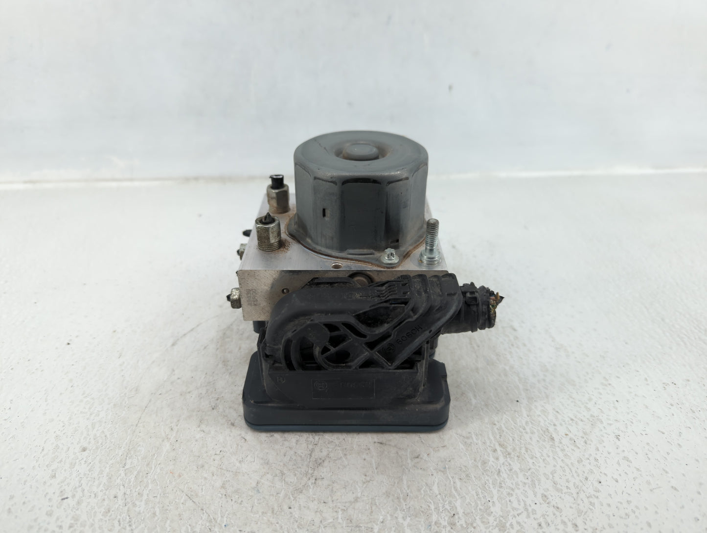 2017 Nissan Rogue ABS Pump Control Module Replacement P/N:47660 6FL0A Fits OEM Used Auto Parts - Oemusedautoparts1.com