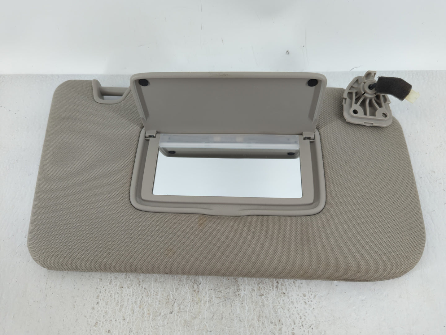 2014-2017 Nissan Rogue Sun Visor Shade Replacement Passenger Right Mirror Fits Fits 2014 2015 2016 2017 OEM Used Auto Parts 