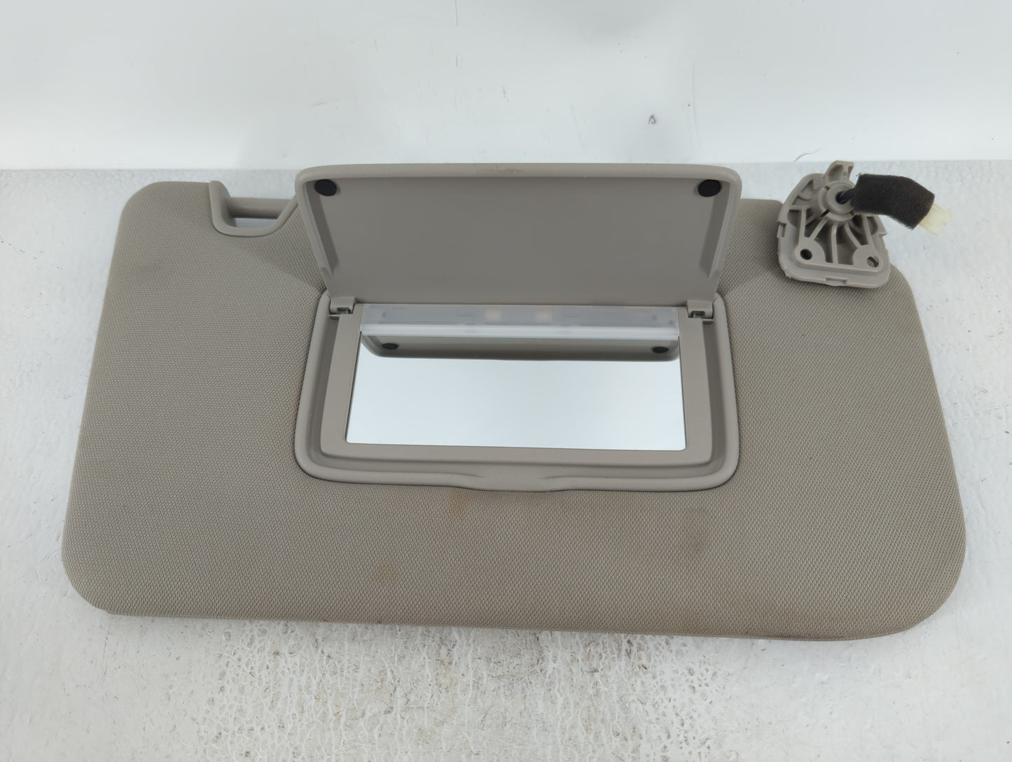 2014-2017 Nissan Rogue Sun Visor Shade Replacement Passenger Right Mirror Fits Fits 2014 2015 2016 2017 OEM Used Auto Parts 