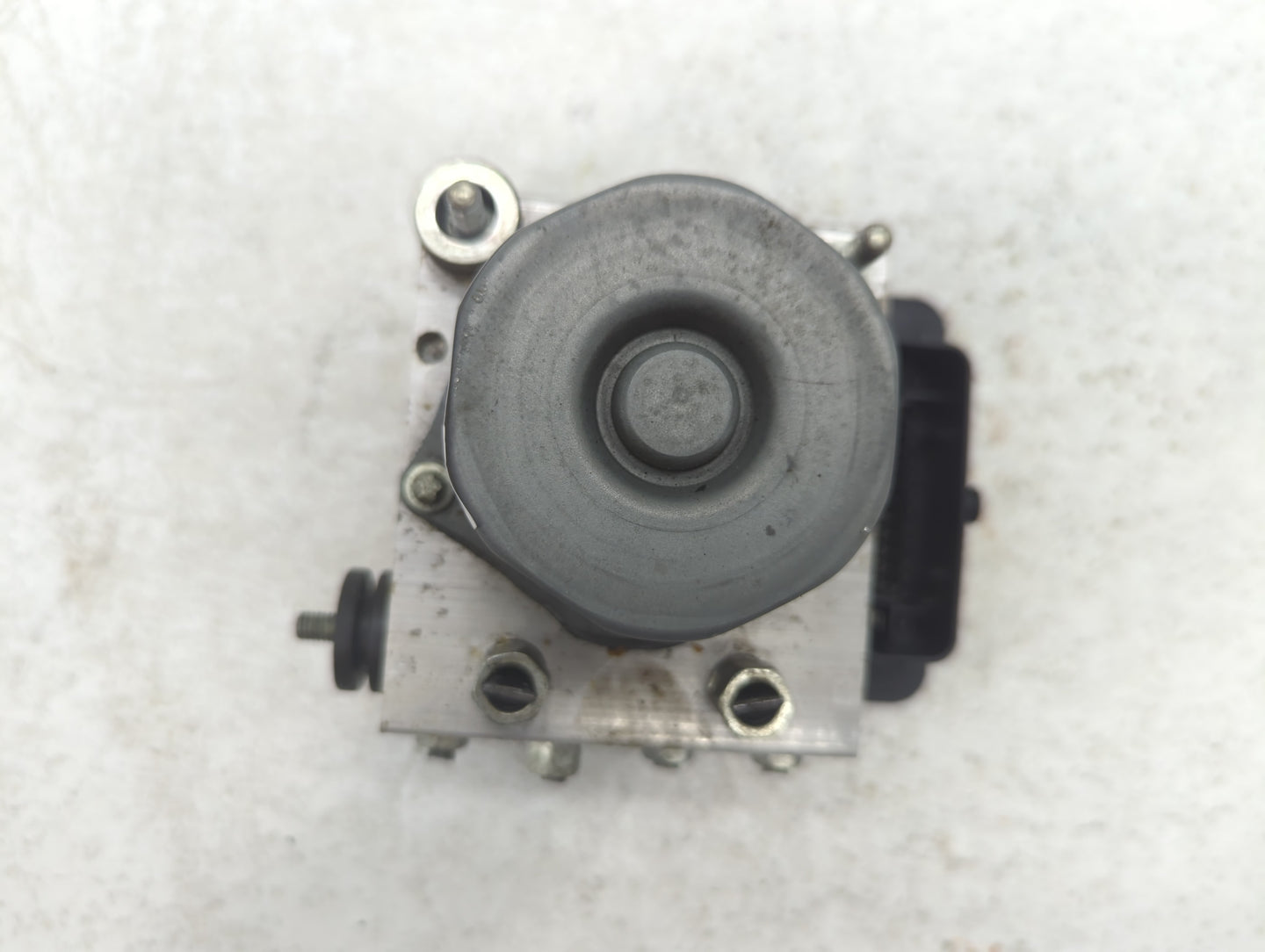 2017 Nissan Rogue ABS Pump Control Module Replacement P/N:47660 6FL0A Fits OEM Used Auto Parts - Oemusedautoparts1.com