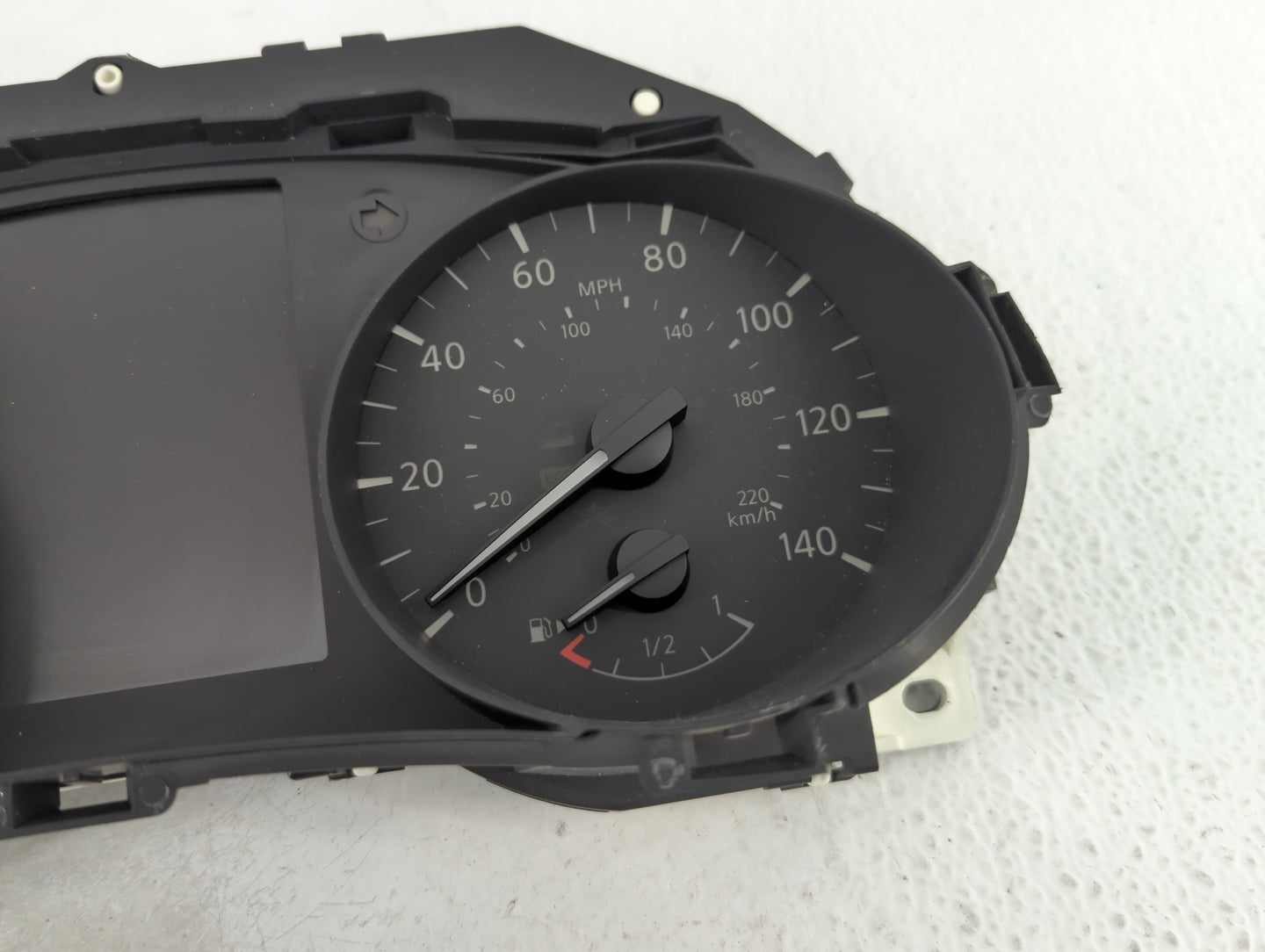 2017 Nissan Rogue Instrument Cluster Speedometer Gauges P/N:5HS0A/6HPB Fits OEM Used Auto Parts - Oemusedautoparts1.com