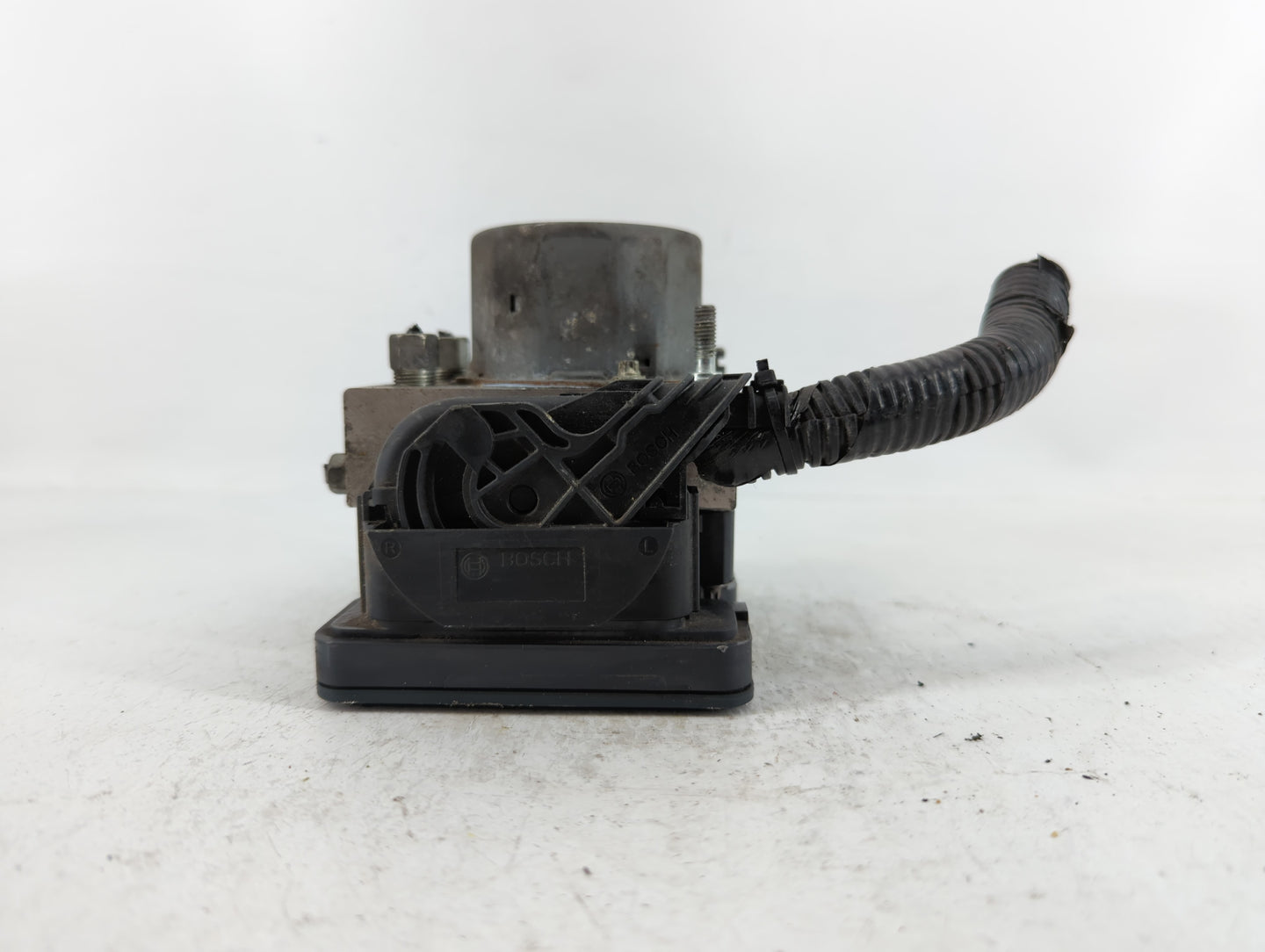 2017 Nissan Rogue ABS Pump Control Module Replacement P/N:47660 6FL0A Fits OEM Used Auto Parts - Oemusedautoparts1.com