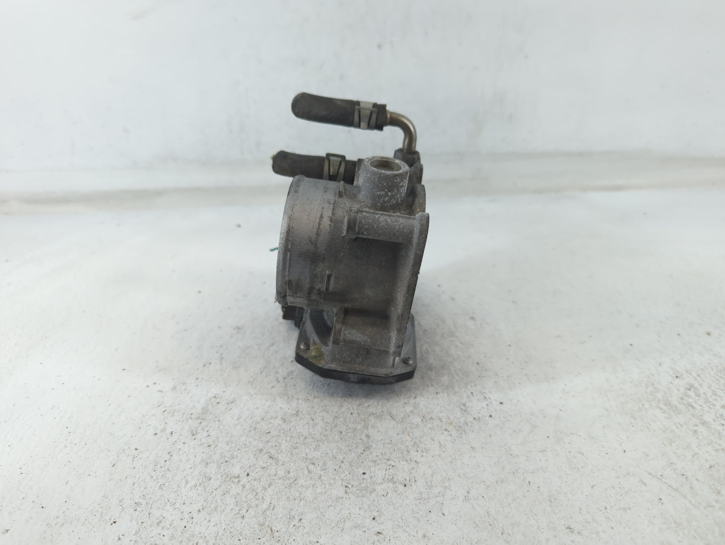 2014-2020 Nissan Rogue Throttle Body P/N:3TA60-01 C Fits Fits 2013 2014 2015 2016 2017 2018 2019 2020 OEM Used Auto Parts - 