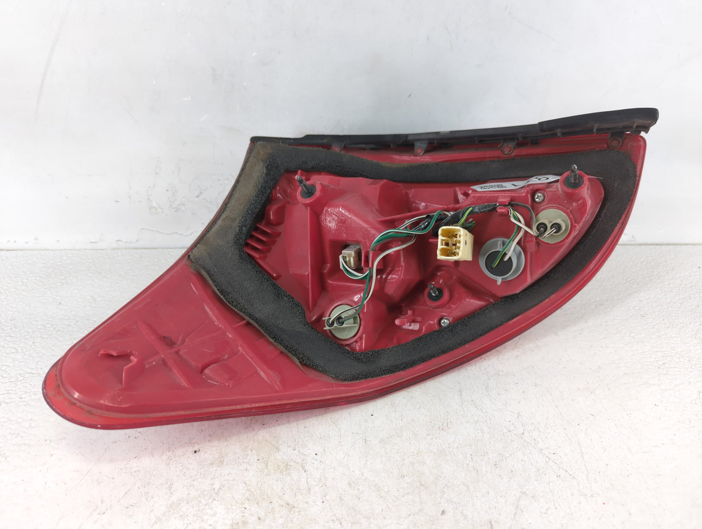2017-2020 Nissan Rogue Tail Light Assembly Driver Left OEM Fits Fits 2017 2018 2019 2020 OEM Used Auto Parts - Oemusedautopa