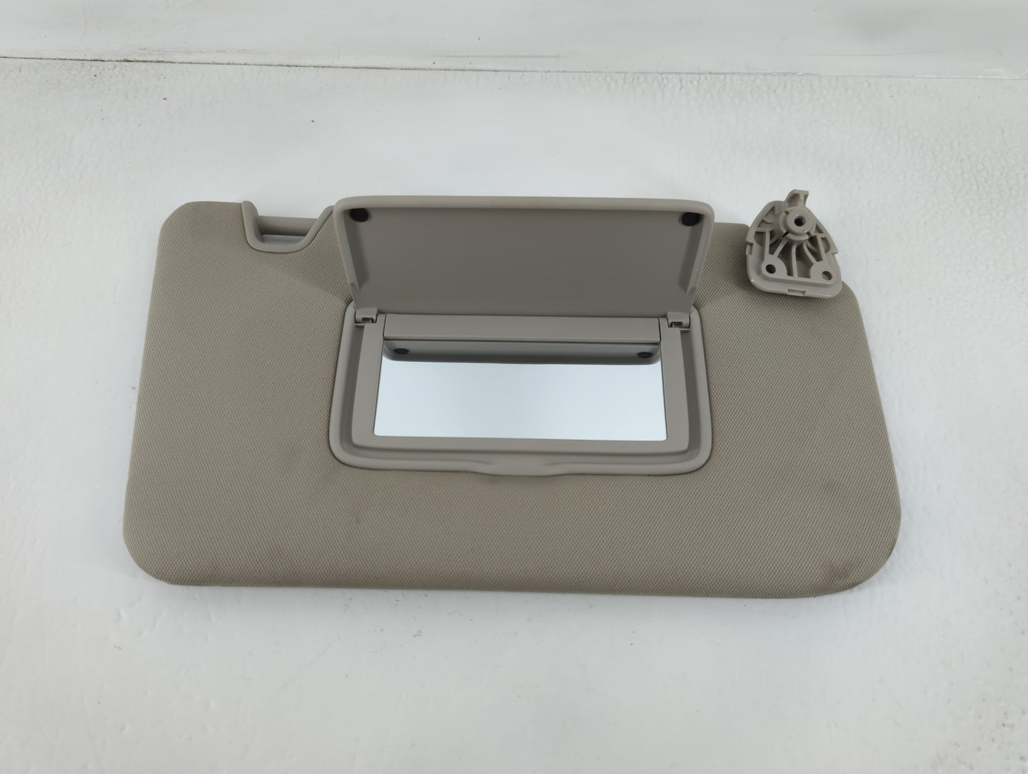 2017 Nissan Rogue Sun Visor Shade Replacement Passenger Right Mirror Fits OEM Used Auto Parts - Oemusedautoparts1.com